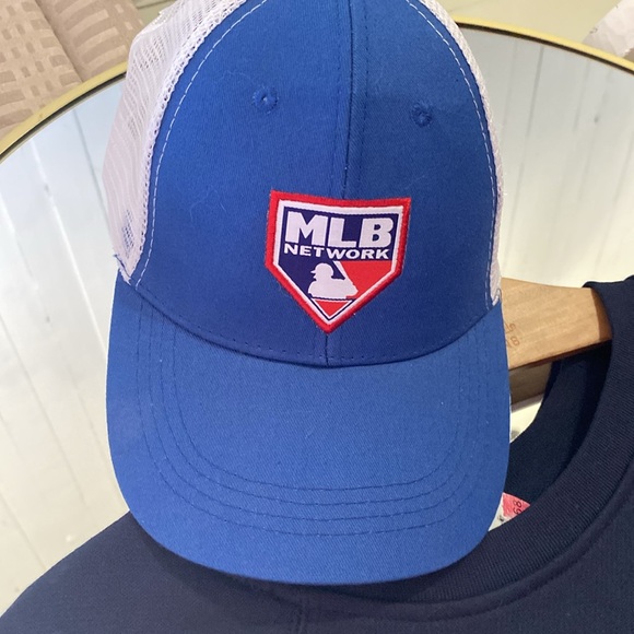 Atlanta BRAVES crewneck sweatshirt,and MLB/braves baseball cap bundle - Picture 8 of 10